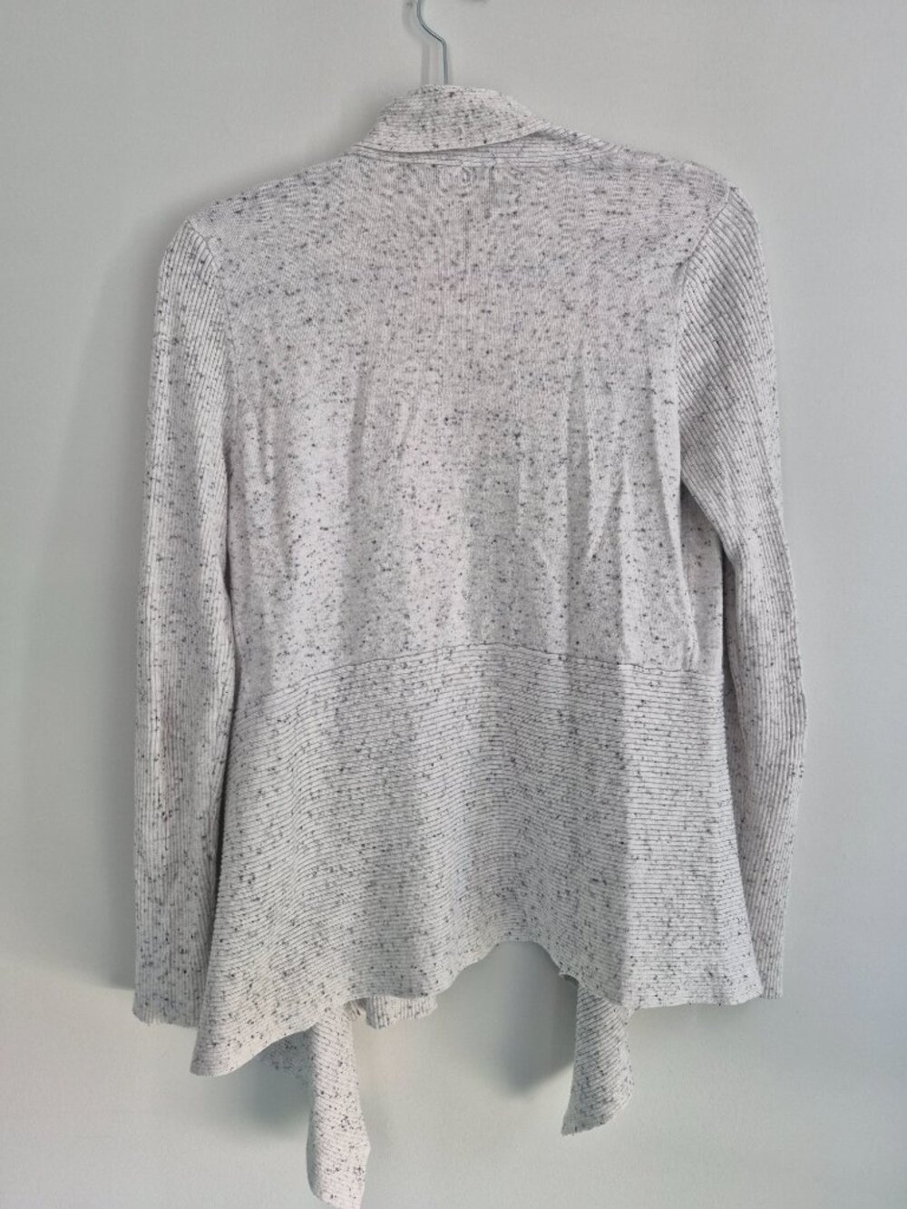 Verve Amí Light Gray Speckled Open‑Front Cardigan – Soft Ribbed Knit – Size M - Picture 5 of 5